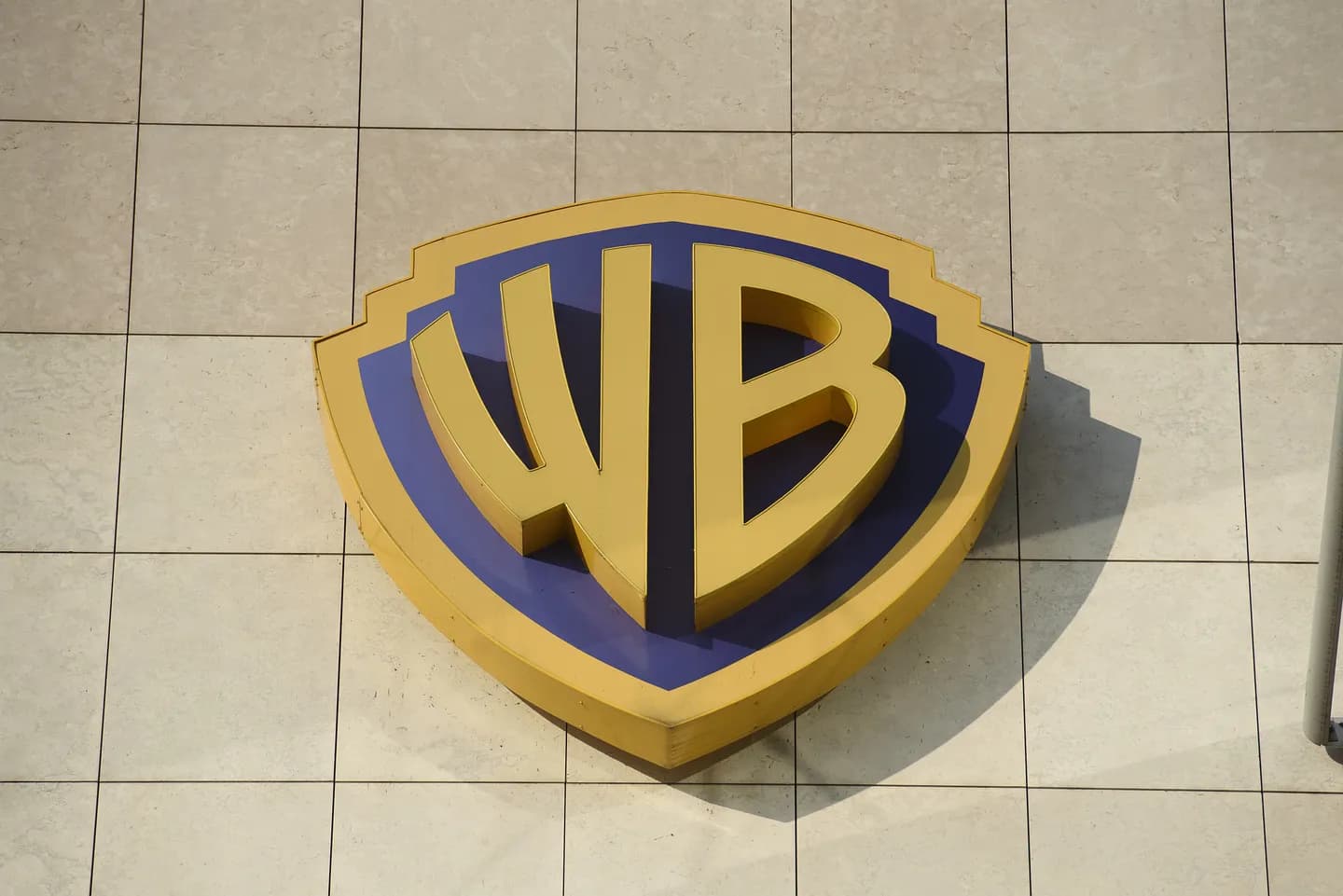 Warner Bros. Discovery подает в суд на Midjourney за нарушение авторских прав