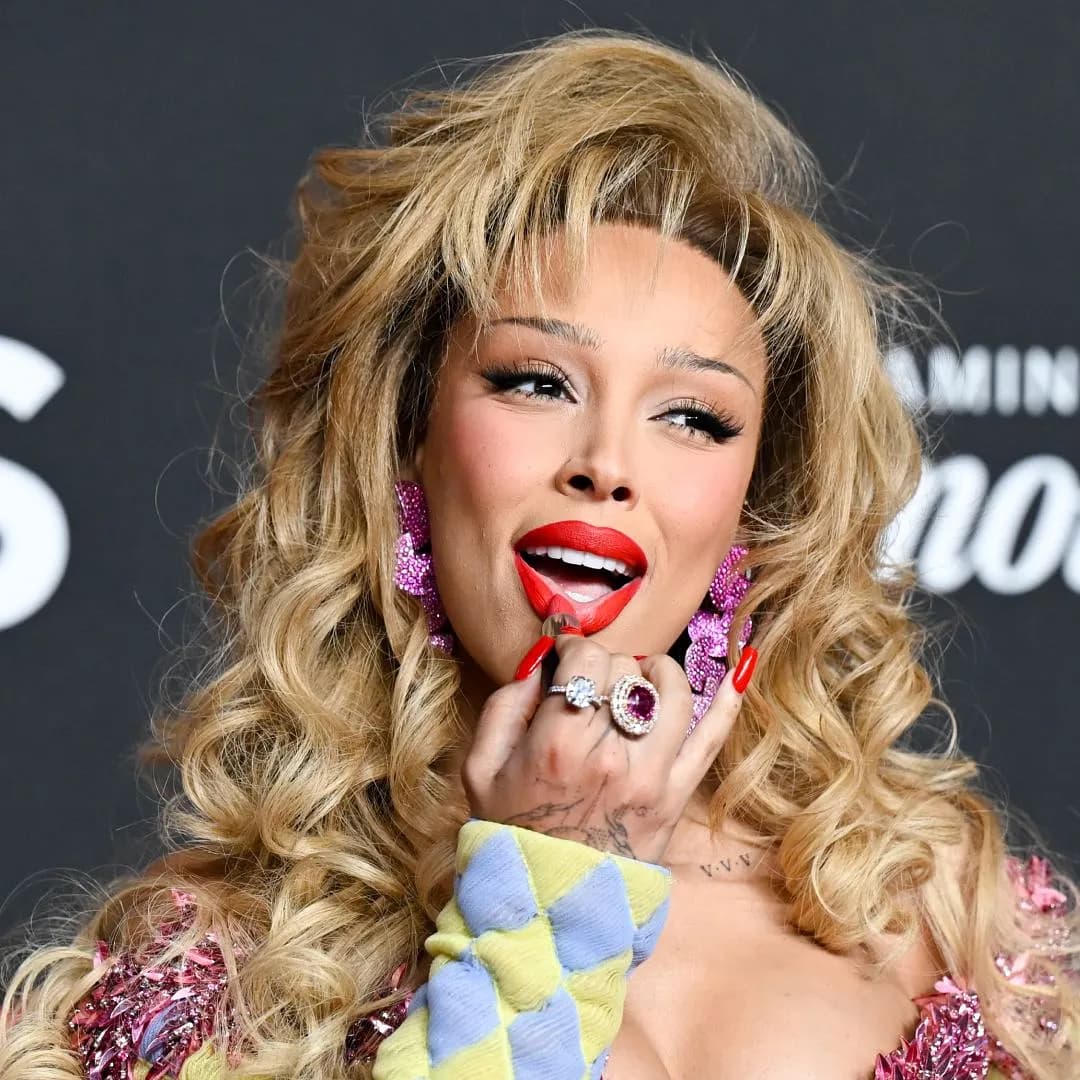 Самые запоминающиеся наряды 2025 MTV VMAs: красная дорожка без тормозов