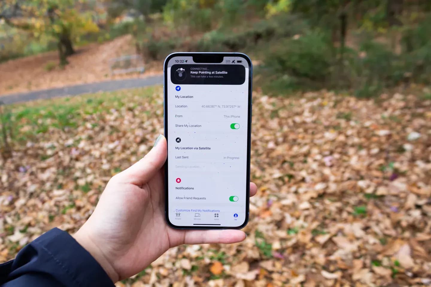 Apple снова дарит бесплатный год спутниковым функциям