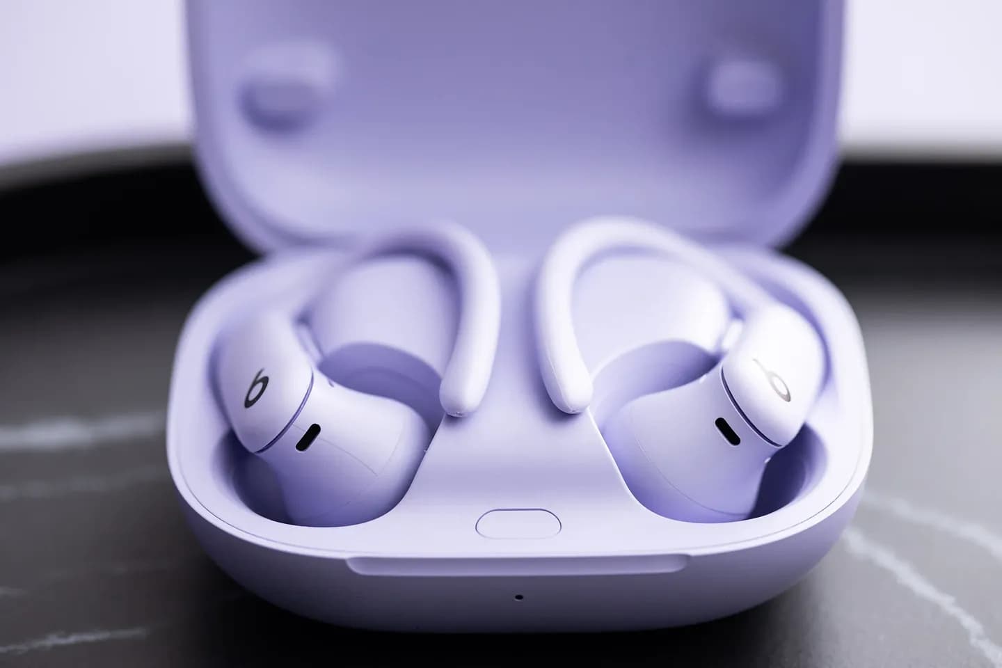 Apple добавляет мониторинг пульса в Powerbeats Pro 2 с iOS 26