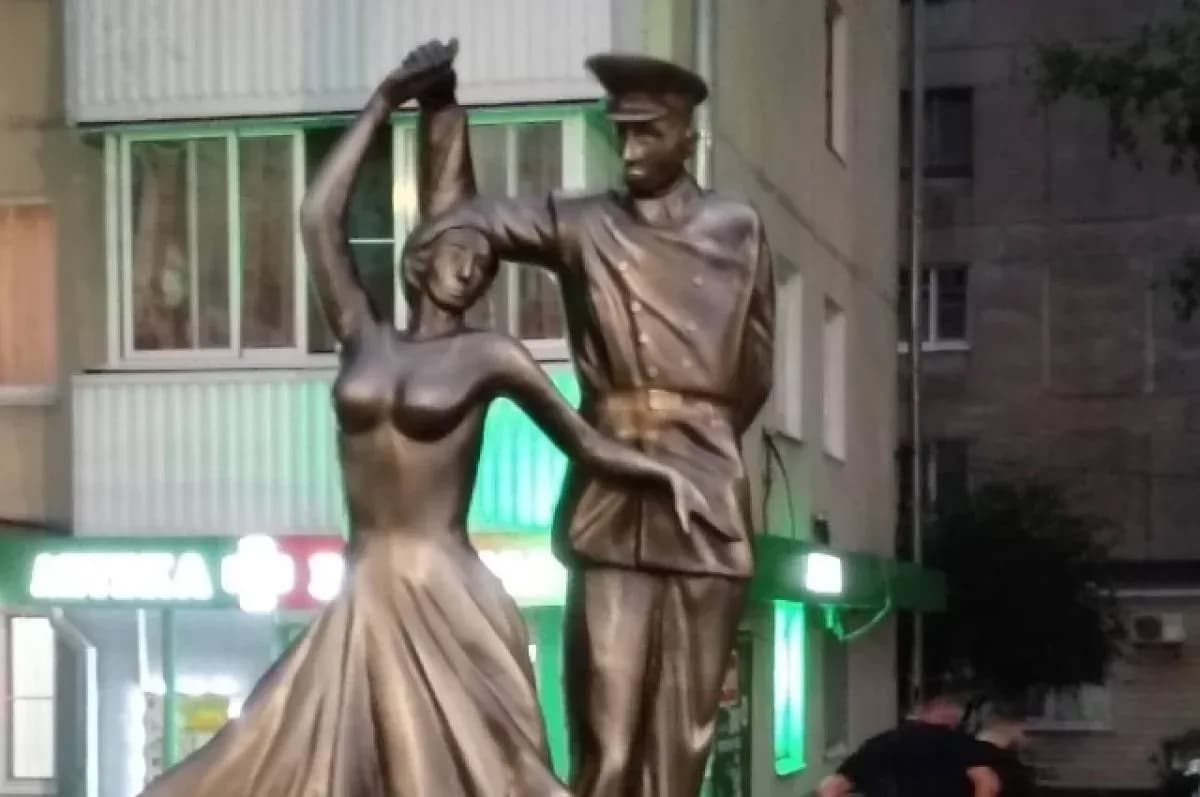 Загадка уродливых скульптур: как города России обрастают бронзовой нелепостью