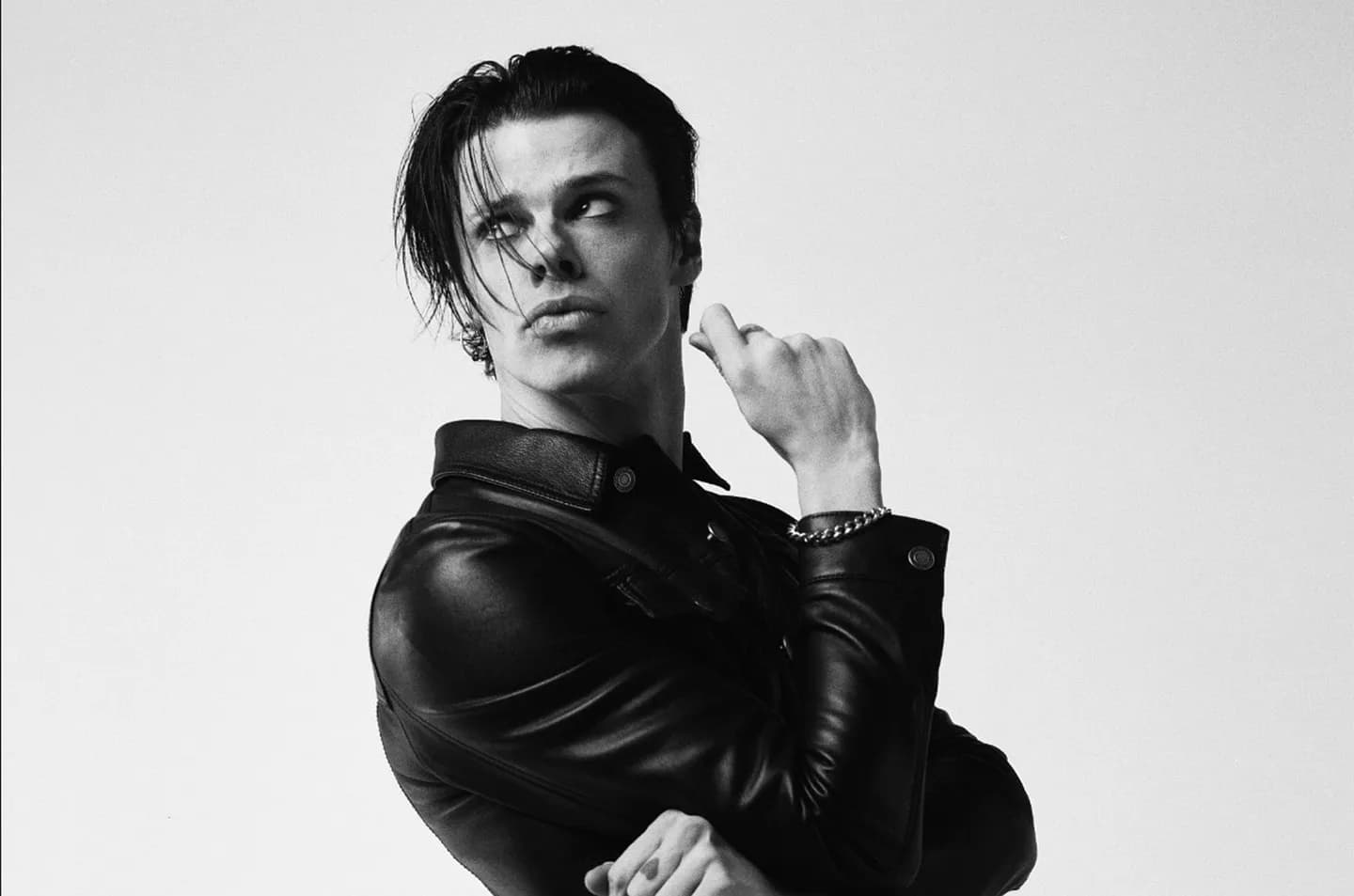 Музыкальный видеоролик Yungblud в 9 минут: «Hello Heaven, Hello»