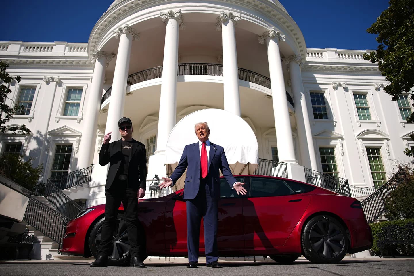 Семьи жертв аварий с Tesla бьют в набат: влияние Маска угрожает расследованиям