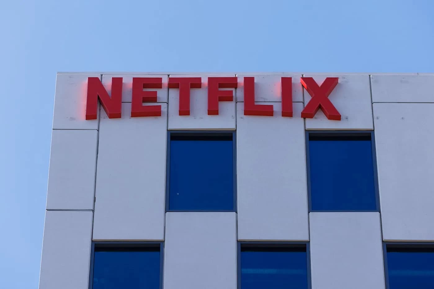 Netflix запускает стриминг в HDR10+ — последнее умное решение или просто фольга для бургеров?