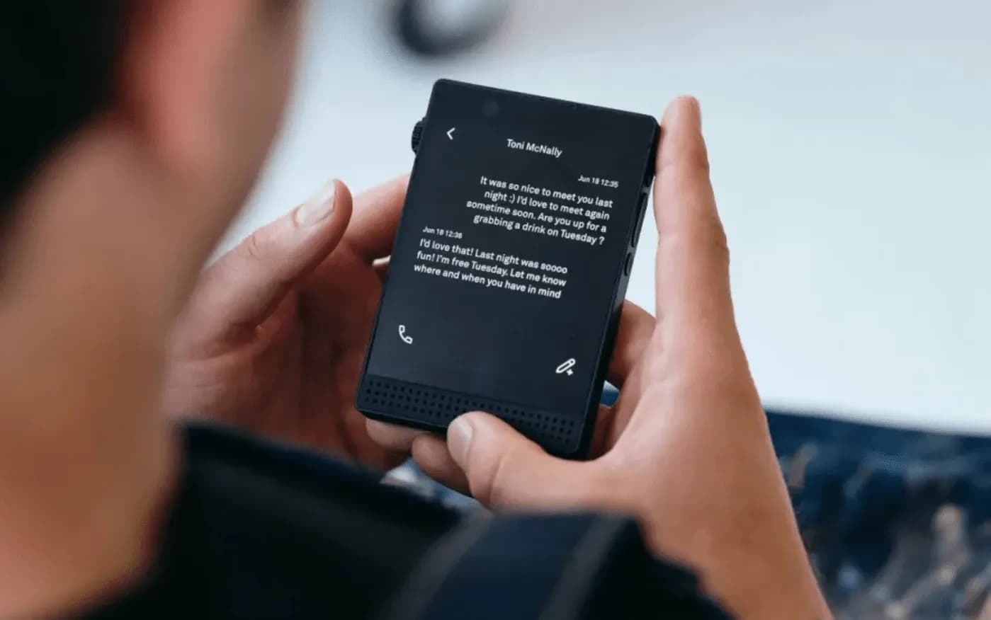 Минималистичный Light Phone III: дешевле не значит лучше!