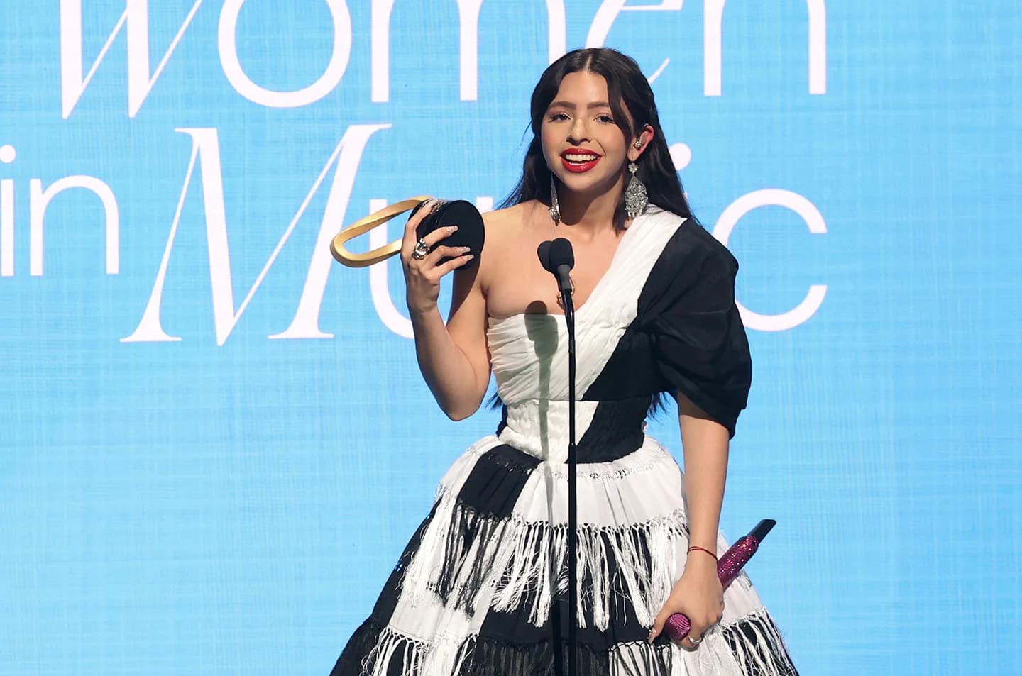 Ángела Агиляр и ее иммигрантская одиссея: Взлеты и падения на Billboard Women in Music