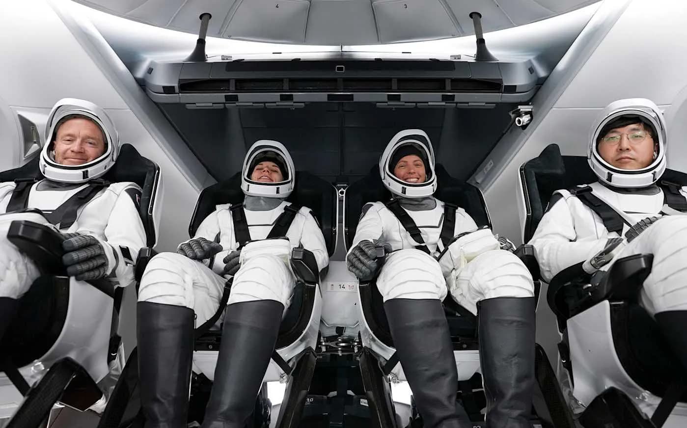 SpaceX запустила миссию Fram2: полярные приключения на краю мира