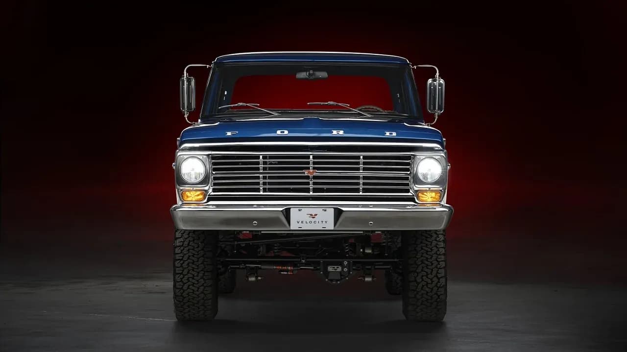 Velocity Restorations представила свой кастомный Ford F-150 1972 года