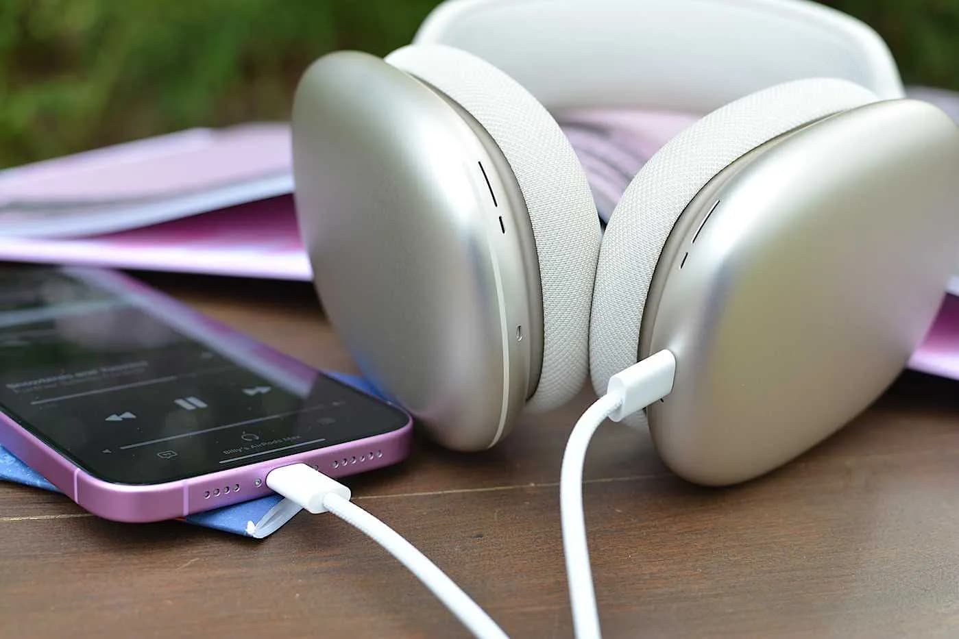 Тайны бескомпромиссного звука: наушники AirPods Max оживают только в проводном режиме!