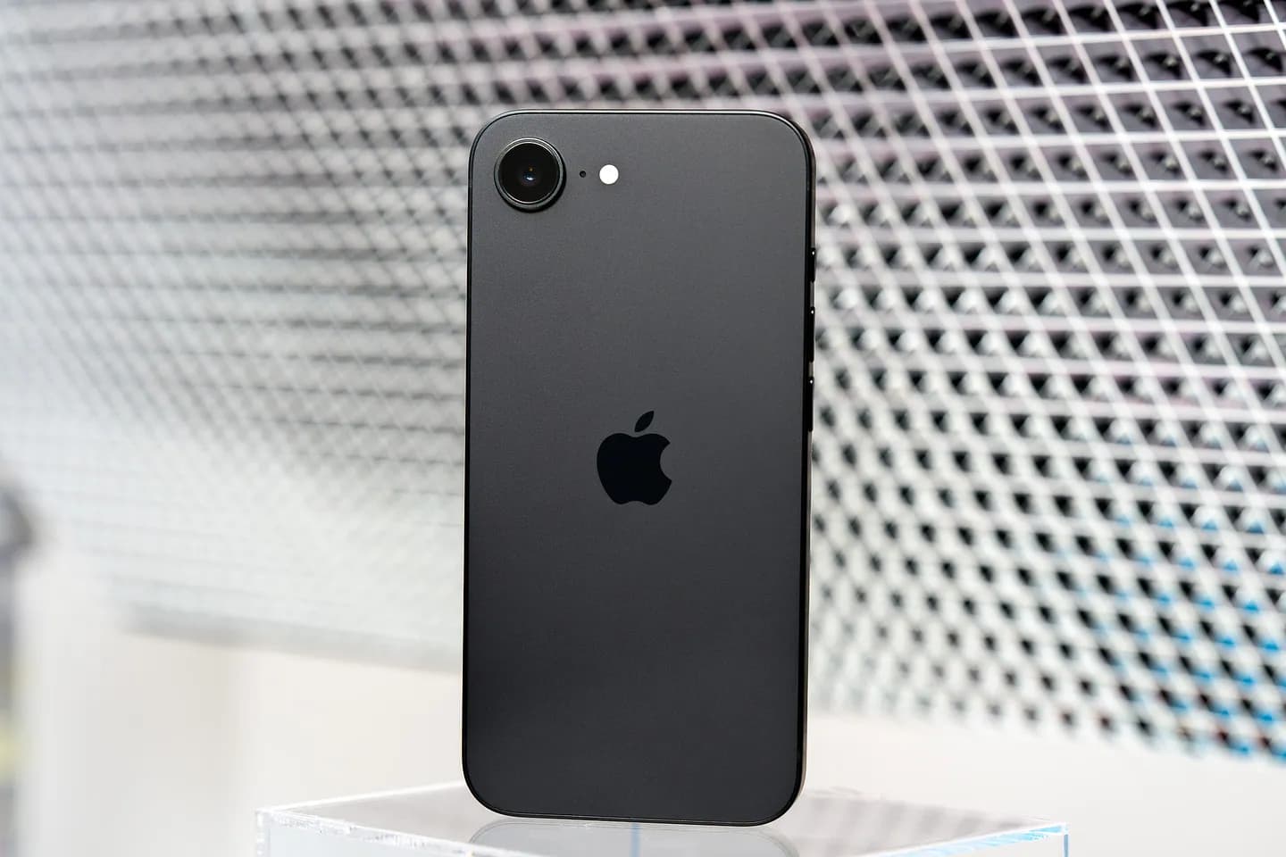 iPhone 16E: Как не познать разочарование