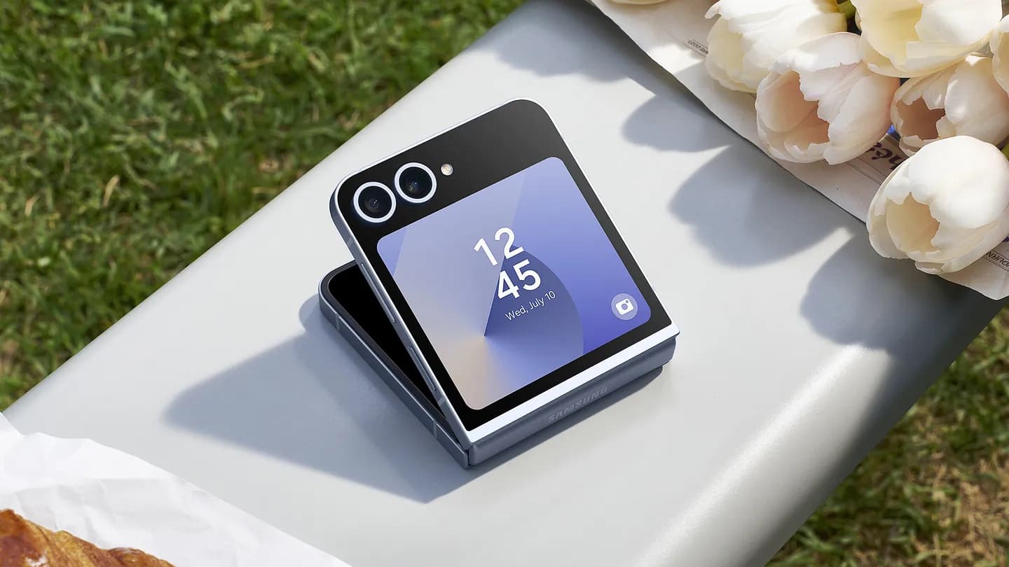Motorola Razr Plus против Samsung Galaxy Z Flip 7: битва будущего