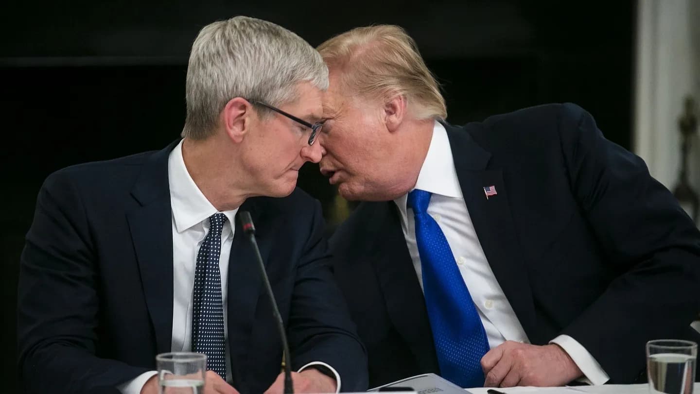 Тим Кук под угрозой: чем тарифы Трампа грозят Apple?