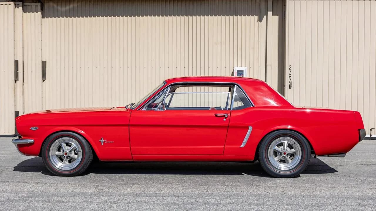 Необычный Ford Mustang 1964½: по статистике редкость, по веселости - не меньше!