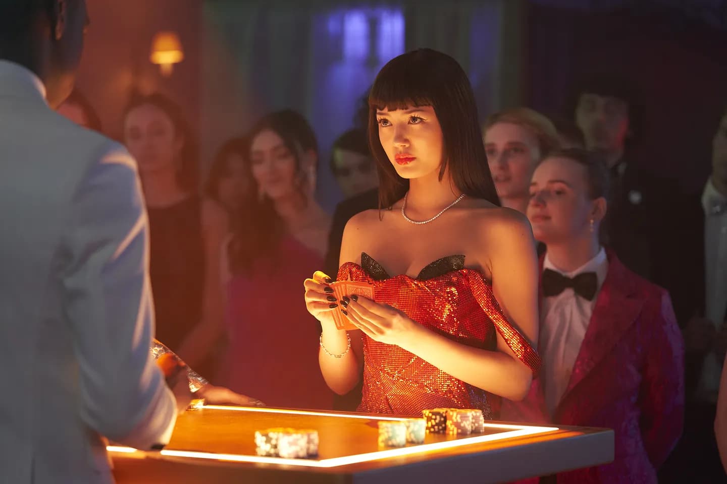 Netflix рискует с "Kakegurui": Трейлер «Bet» занялся азартными играми