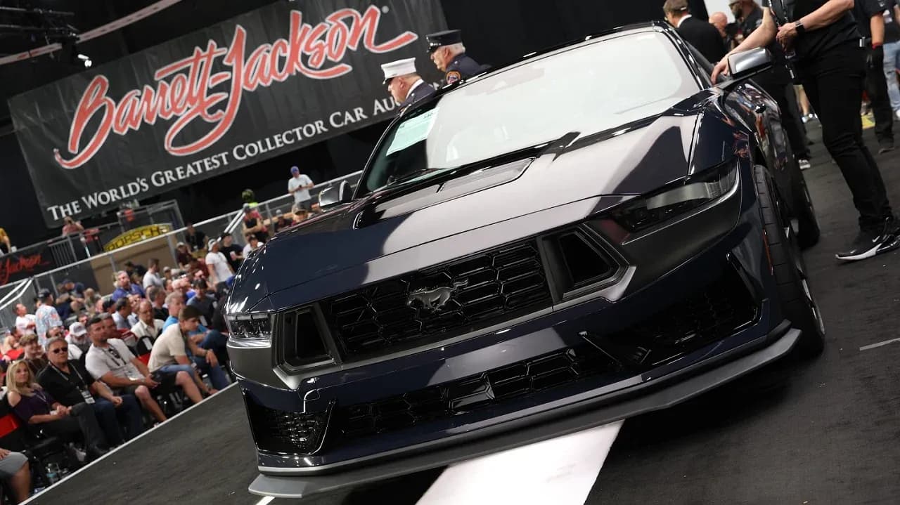 Автомобиль в аукционе или как помочь другим, став хозяином Ford Mustang за 425,000 долларов