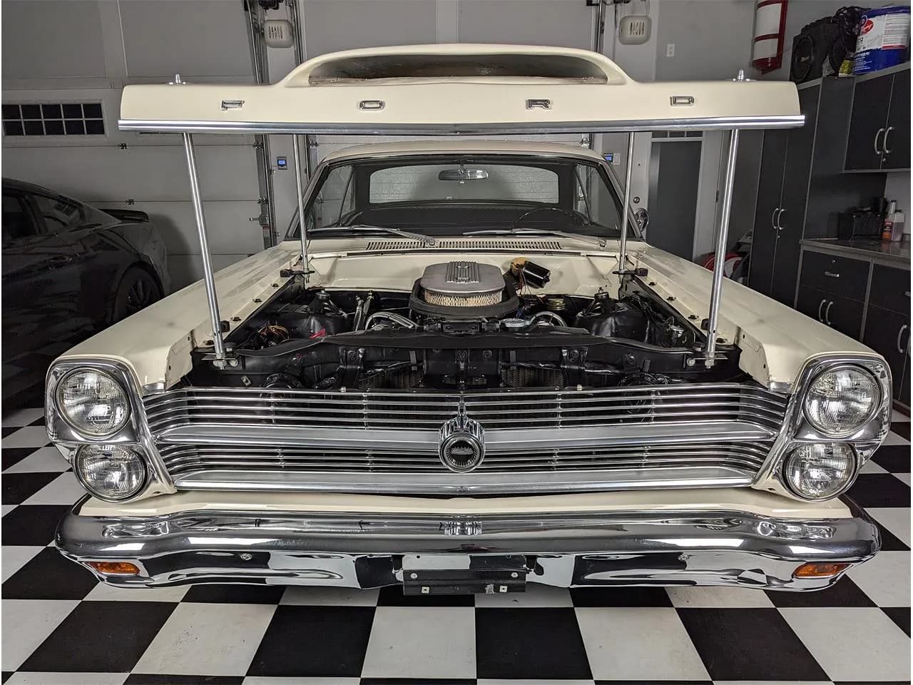 R-код 1966 года Ford Fairlane 500: Редкий экспонат или автомобиль из списка желаний?