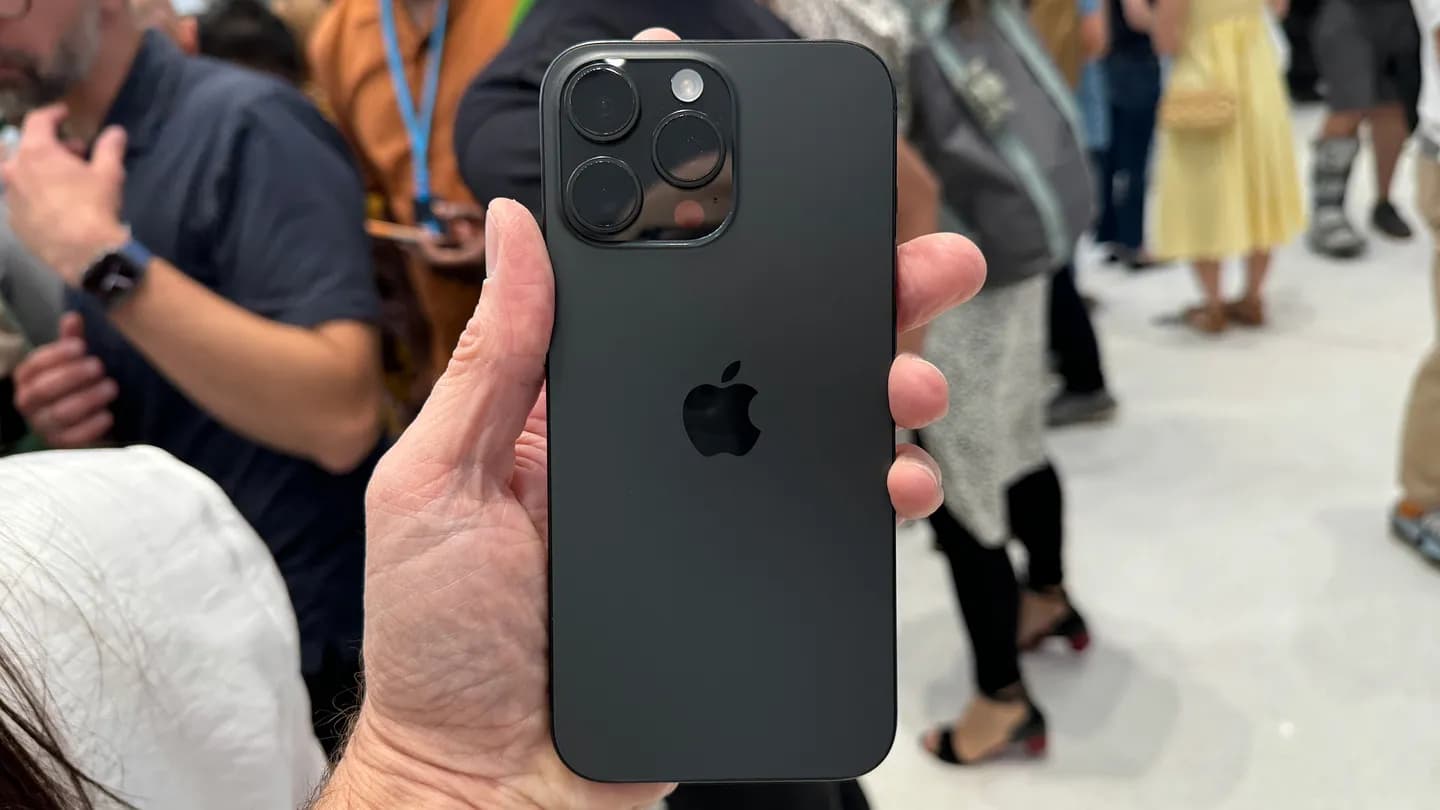 Apple меняет календарь – iPhone теперь весной?