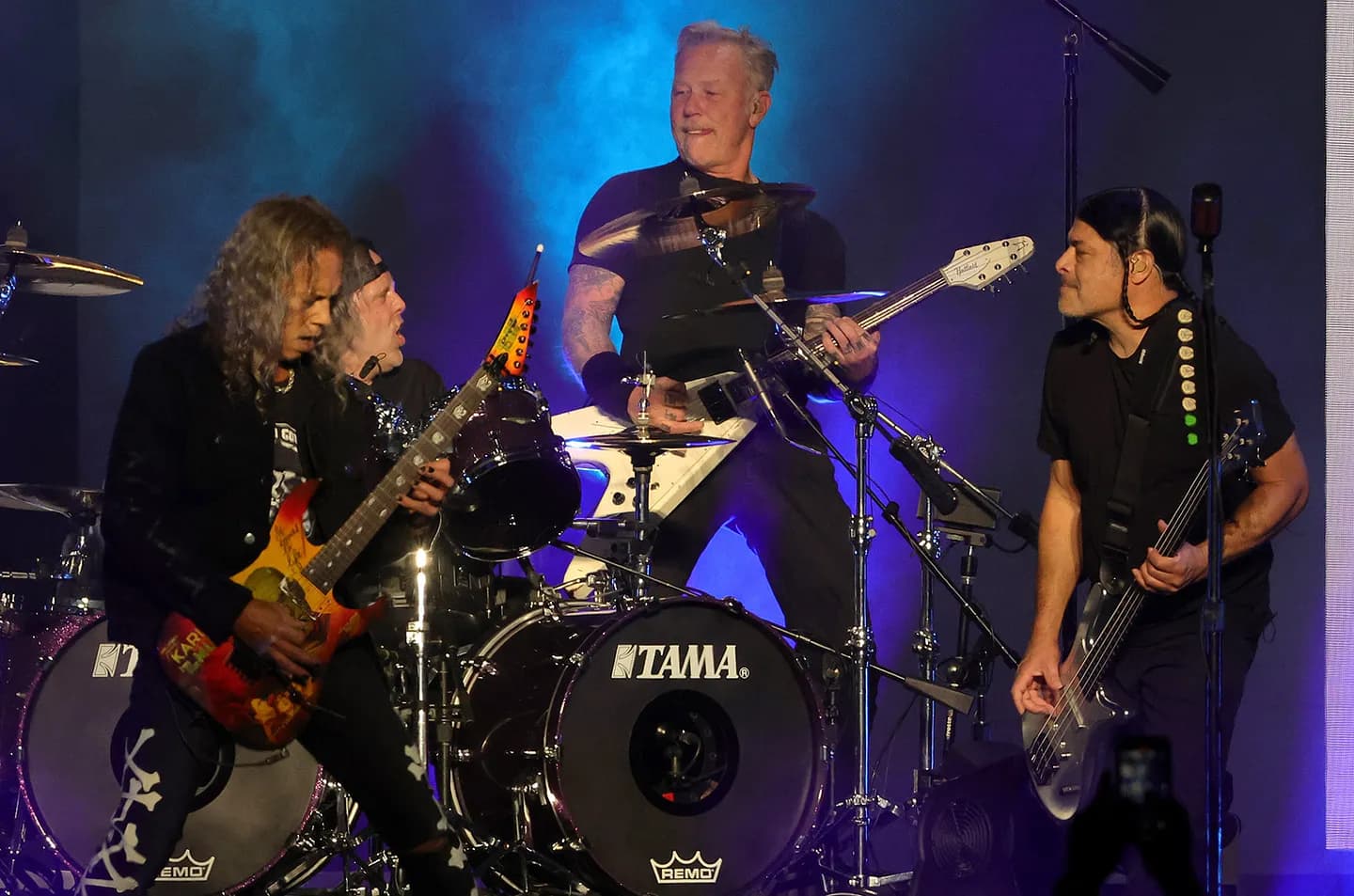 Metallica вызывает землетрясение на концерте