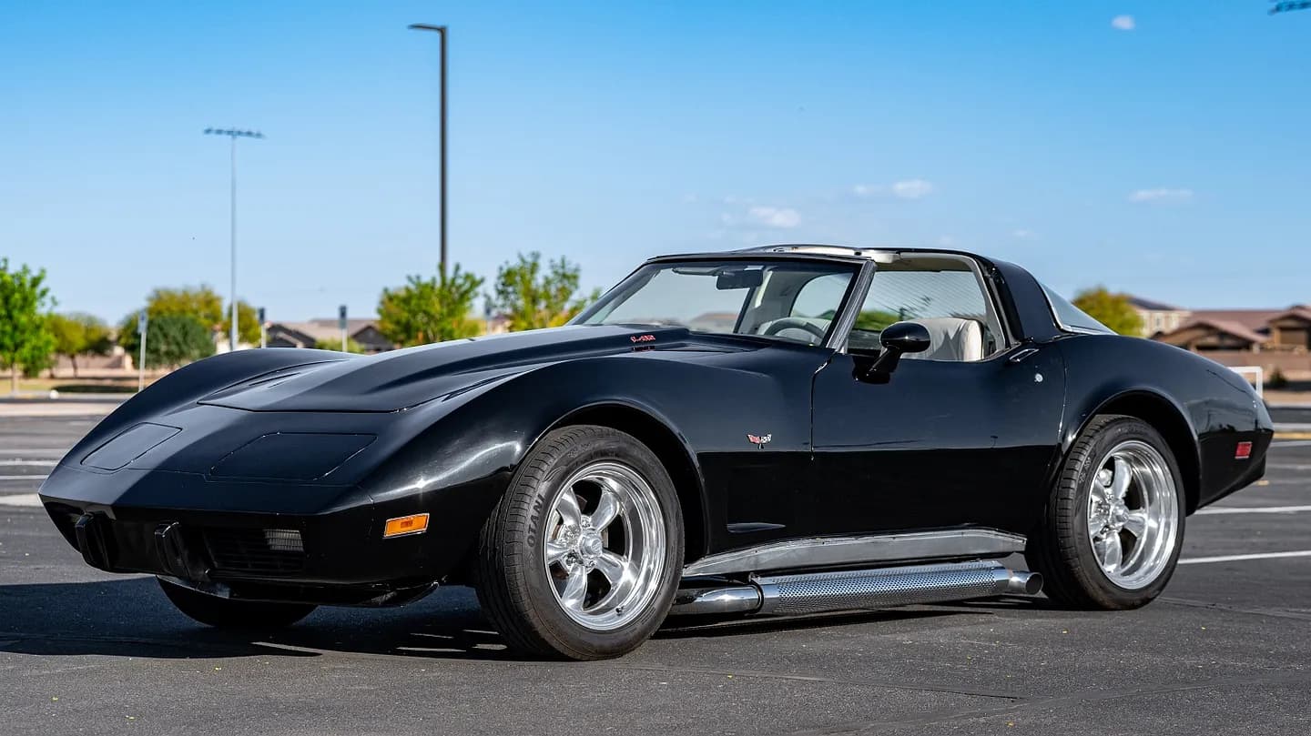 Корвет на колесах: как Chevrolet Corvette 1979 года прокатывает по времени
