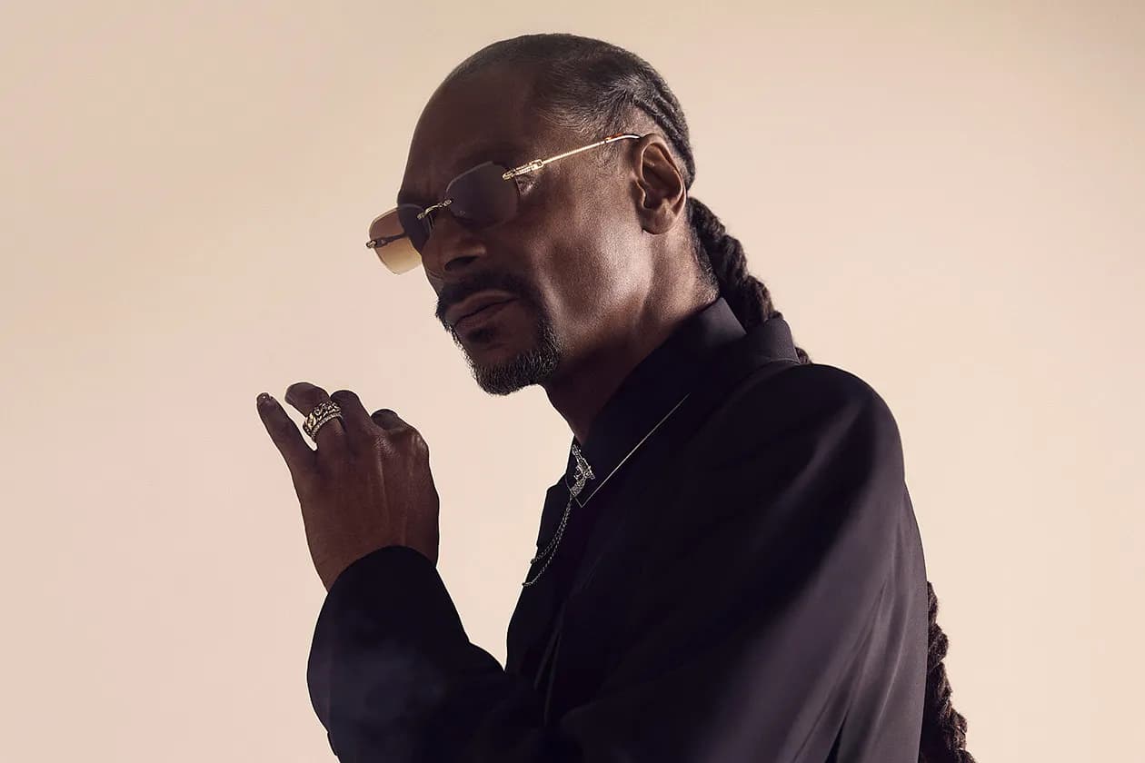 Snoop Dogg радует новым альбомом "Iz It a Crime"