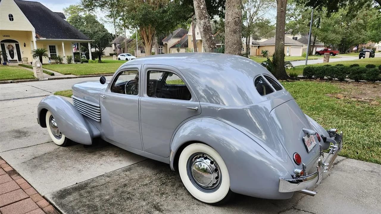 Автомобильный Звезда: Cord 810 Westchester 1936 года