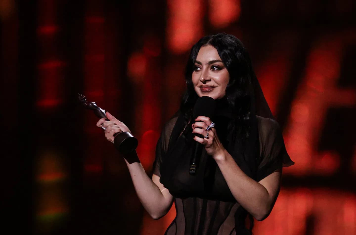 Charli XCX ограбила BRIT Awards 2025!
