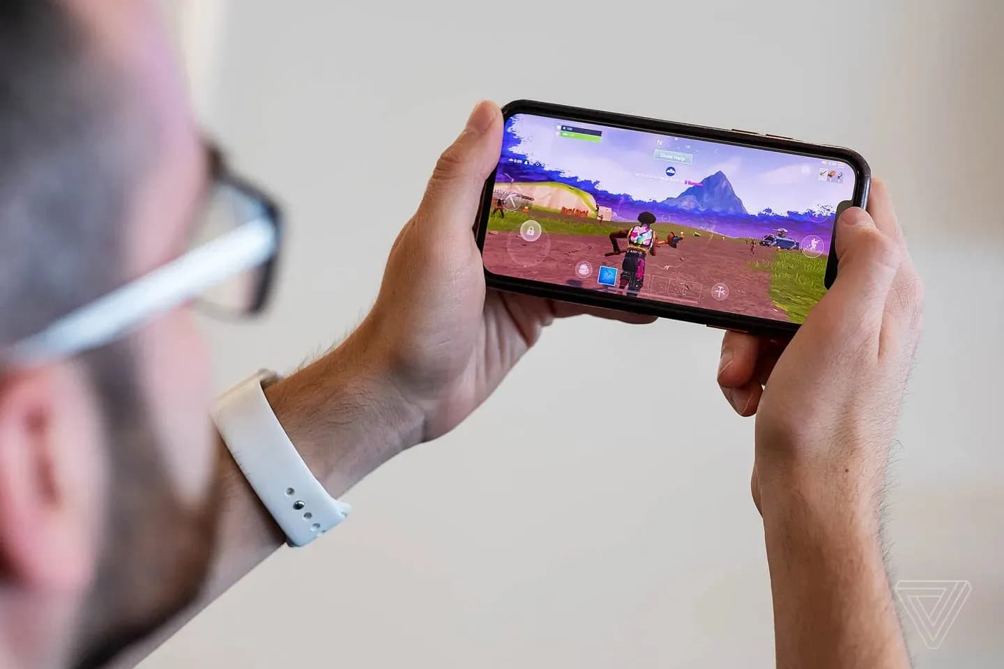 Fortnite вернулся на iPhone в США: сюрприз!