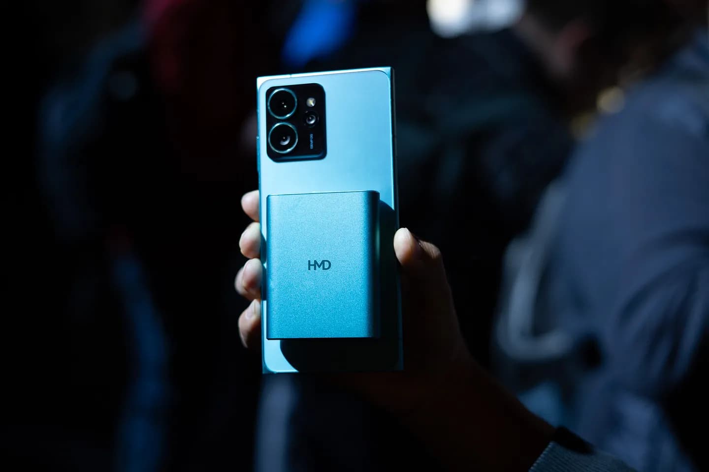 Наушники HMD: теперь вы можете подзарядить свой телефон прямо из ушей!