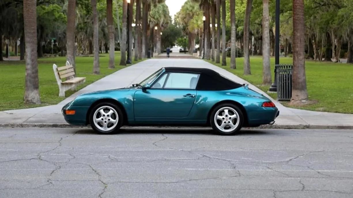 Летний кабриолет для лета: Porsche 911 Carrera Cabriolet 1996 года