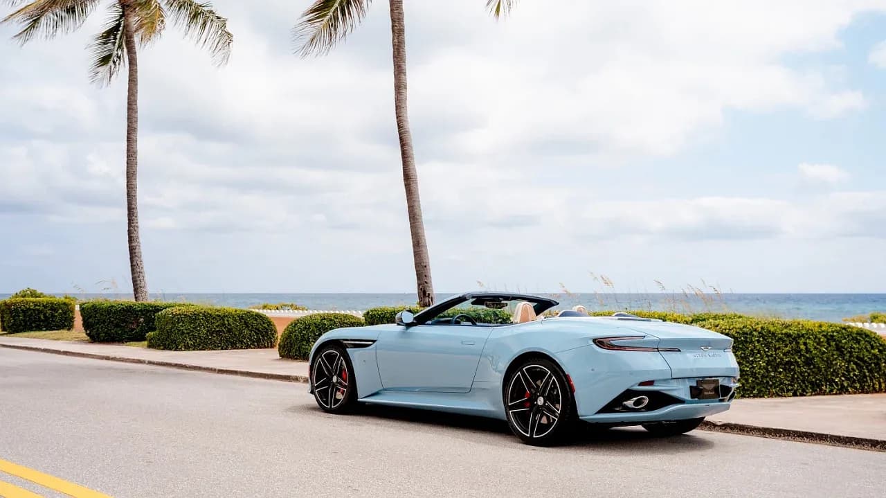 DB12 Volante: шедевр от Aston Martin для Палм-Бич