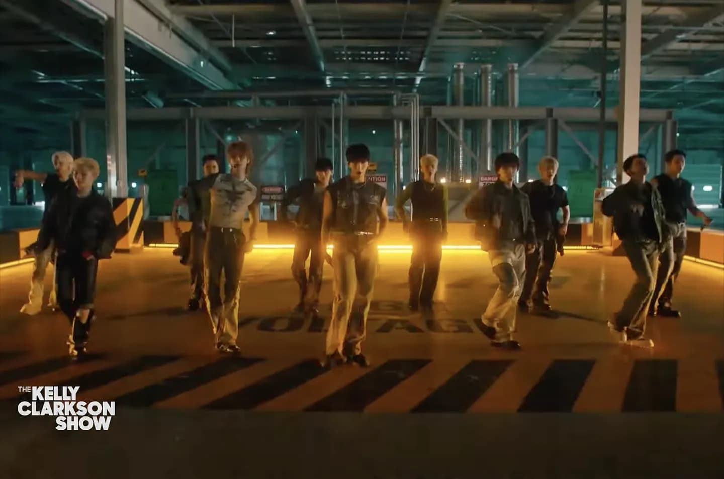 SEVENTEEN снова зажигают на "Шоу Келли Клаксона"
