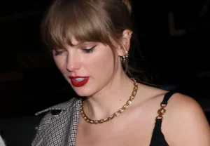 Тейлор Свифт и ее корсетные свидания с Трэвисом Келси