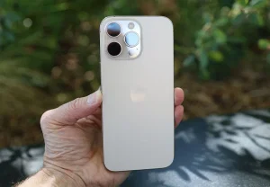 Apple готовит ремешок для iPhone 17: правда или хайп?