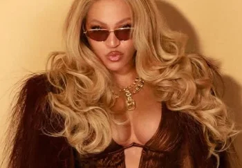 Beyoncé — модный камбэк: кружева и ретро-металлик за $5 000