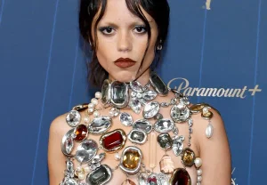 Дженна Ортега зажигает на красной дорожке: украденные наряды, блестки и иронии судьбы