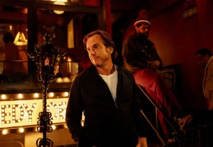 «Is This Thing On?»: Брак, микрофон и отсутствие катарсиса в кризисе среднего возраста Бредли Купера