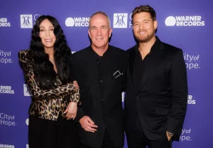 Гала-вечер City of Hope: как Cher и Michael Bublé поздравили Тома Корсона