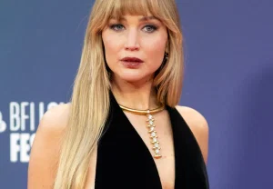 Винтажное платье Jennifer Lawrence на Лондонском кинофестивале: возвращение Старого Голливуда