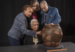 Главные новости мира искусства: Ротко, Мэтью Вонг и историческая реституция