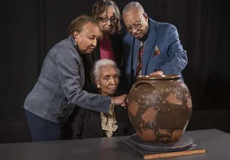 Главные новости мира искусства: Ротко, Мэтью Вонг и историческая реституция