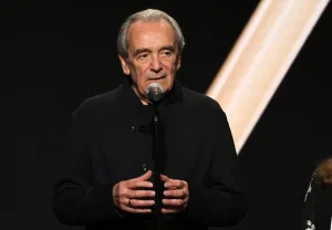 Легенда музыкального шоу-бизнеса стал жертвой цифрового мошенничества