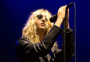 Тейлор Момсен перепела песню из Гринча