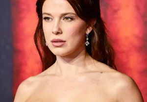 Millie Bobby Brown в корсетном платье на премьере Stranger Things