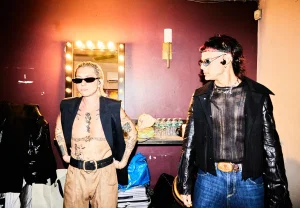 Латиноамериканские Грэмми 2025: поцелуи, кумиры и скука закулисья