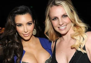 Пижамная вечеринка звёзд: Бритни и Ким в объятиях Клои