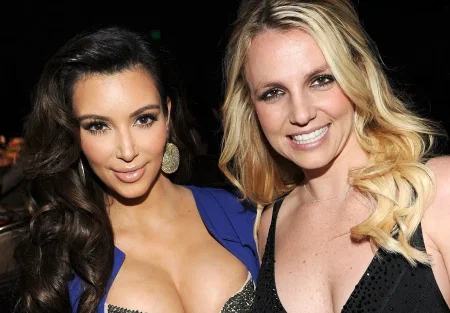 Пижамная вечеринка звёзд: Бритни и Ким в объятиях Клои