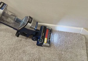 Обзор Shark Stratos Upright: когда уборка — драма