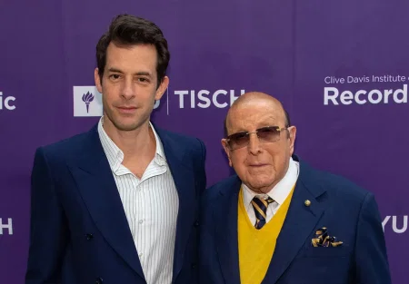 Клайв Дэвис и Марк Ронсон: откровения музыкальных титанов для студентов NYU