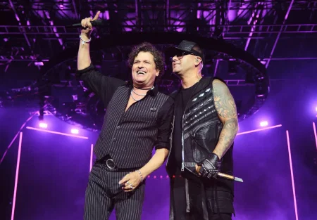 Карлос Вивес удивил «Flow Fest» акапельной «ранчерой», посвящённой Хосе Альфредо Хименесу, и не только