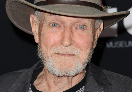 Llyn Foulkes: Художник без фильтров и Микки-Каратель